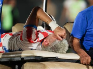 Alfaro en alerta: Enciso salió entre lágrimas y hay temor de que se pierda el Mundial con Paraguay