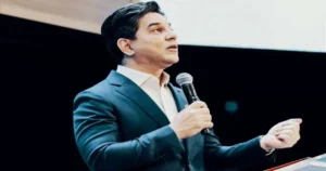 Pastor genera controversia al cobrar el diezmo: «Busquen otra iglesia»