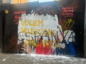 Indignación en España: vandalizaron en Barcelona un mural de Ferran Torres, el héroe de la final del Mundial