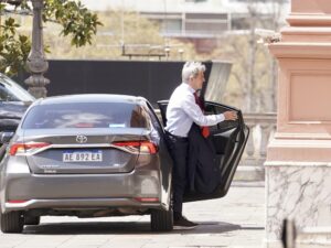 Peronismo roto, la sombra de CFK y el futuro de las PASO: el escenario que ilusiona y preocupa a la Casa Rosada